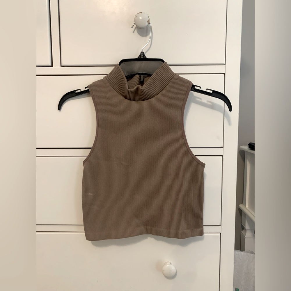 Boutique high neck ribbed crop top